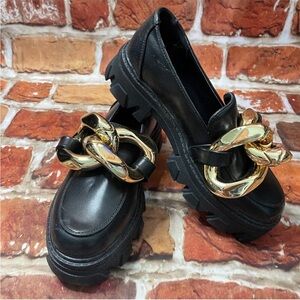 Lady Godiva You Come From Money Black & Gold Chain Oxford’s Size 9